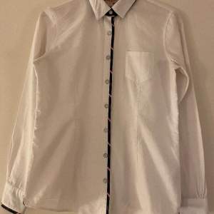 Brooks Brothers cotton shirt in perfect condition! Size US 2/ FR 38/ UK 8. Bought in New York.