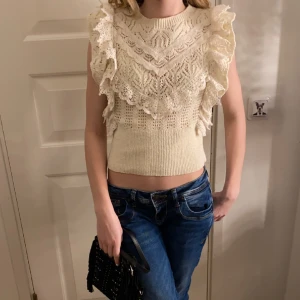 Stickad blus - Fin blus ifrån zara. Slutsåld i fint skick.
