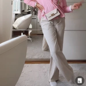 linnebyxor  - snygga linnebyxor som tänkte säljas. aldrig använda därav mycket bra skick. 