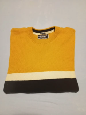 Alcott tröja  - Alcott tröja i mycket fint skick.  Storlek: S/M