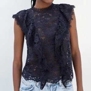 Spetstopp - Superfin topp från zara. Som helt ny!