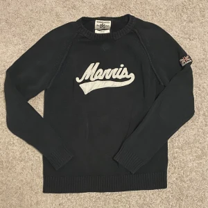 Stickad Morris tröja - Morris tröja i storlek S. Tröjan är i bra skick. Skriv för mer frågor.