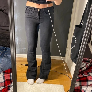 Low waist jeans  - Köpta från bubbleroom 