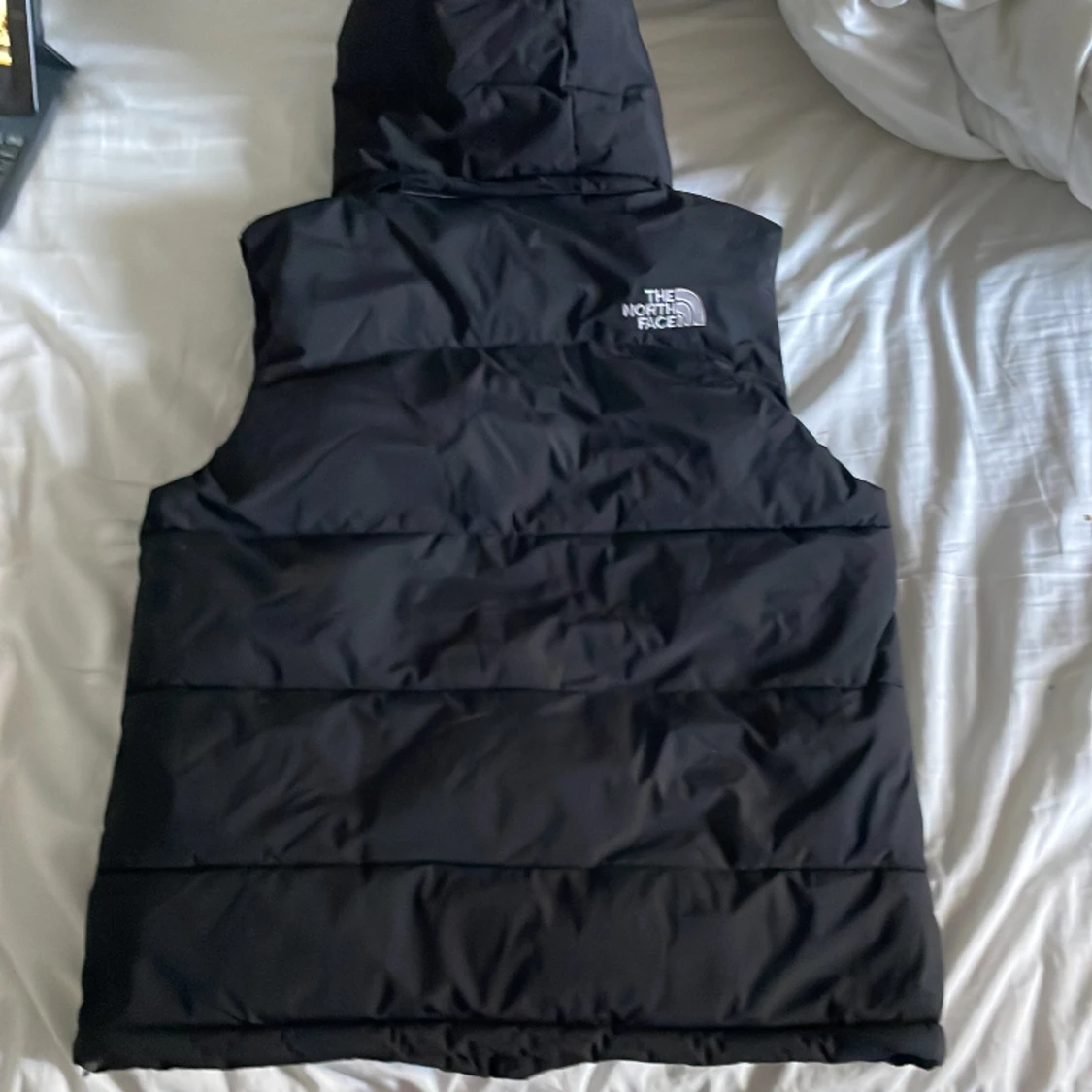 Säljer helt oanvänd The north face väst  - 90