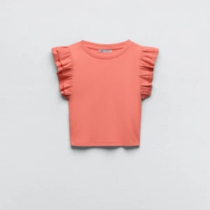 Ribbad tröja  - Korall ribbad tröja från zara storlek S, tryck gärna på köp nu 💓