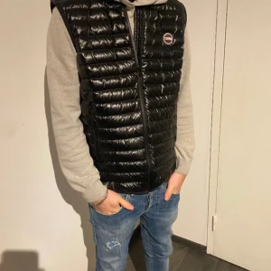 Colmar väst - Skick 10/10 Storlek M Bra till våren