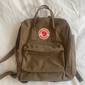 Fjällräven kånken  - Brun fjällrävenkånken, säljs pga att den används för lite 