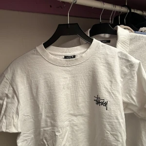 Stussy tee - Stussy tee, storlek M & i väldigt gott skick (9/10). 600kr 