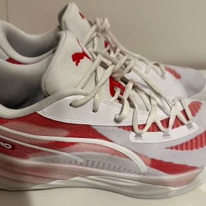 Puma All pro nitro - Säljer ett par all pro nitro i mycket bra skick  Använda några träningar bara! Storlek Eu 45 Us 11 