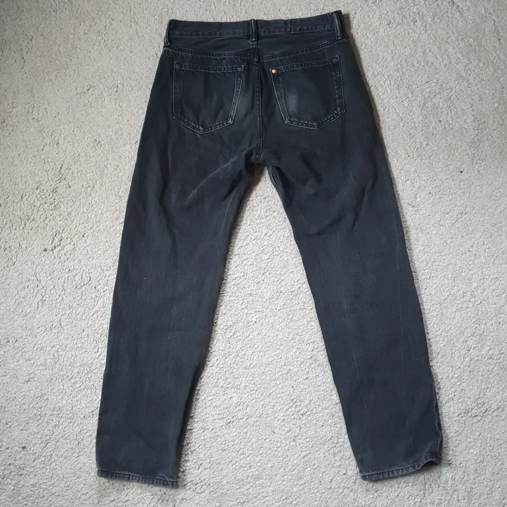 30/32 Relaxed jeans från H&M. Pris 180kr. Nypris 450kr. Rätt bra skick.. Jeans & Byxor.