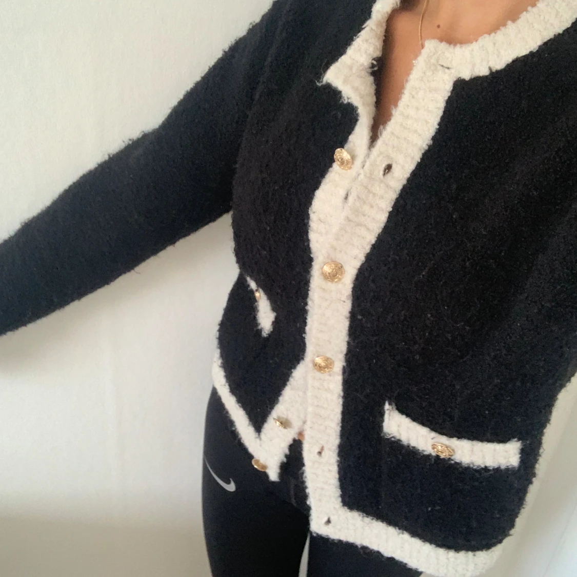 Kofta med guld knappar  - 91