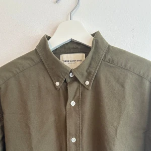 These Glory Days, skjorta  - Grön skjorta från These Glory Days 