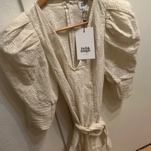 Twist and Tango blus - Helt ny med prislappar kvar! Storlek 34