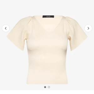 Tröja  - Från VeroModa i storleken xs, beige. Använd 1 gång 