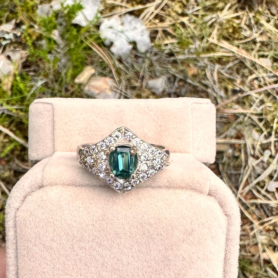 Eleganta naturlig blå turmalin silver ring  - 92