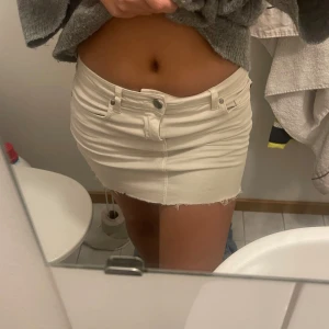 Jeans kjol - En jätte fin jeans kjol aldrig andvänt men jätte fin 