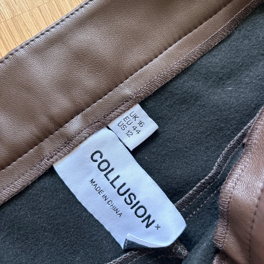 Svarta skinnbyxor  - 90