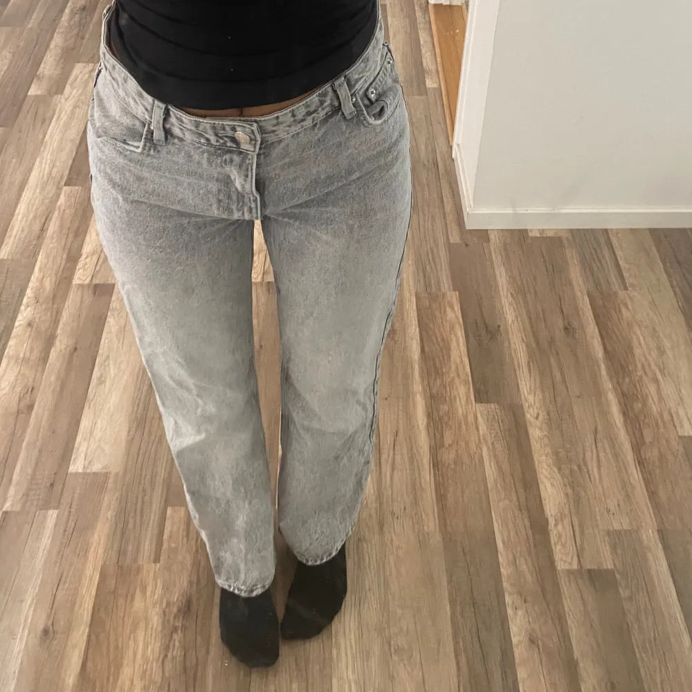 Ett par väldigt fina jeans från Bershka i storlek 38💗 använda men i perfekt skick💕. Jeans & Byxor.