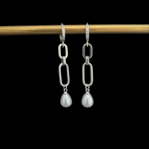 Örhängen med pärla - Självgjorda🥰 finns också i guld💗