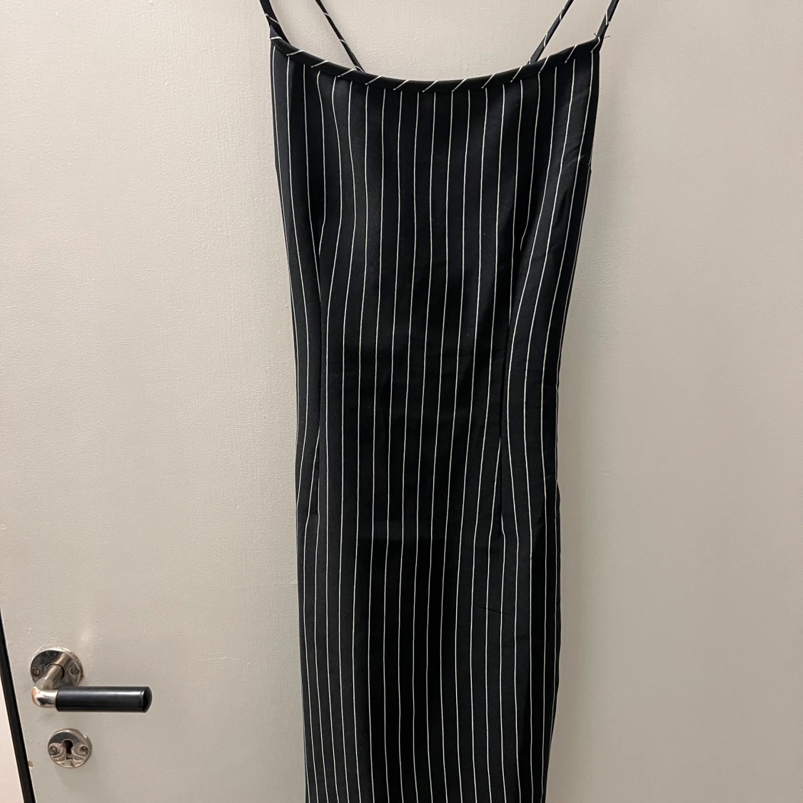 Fin klänning med öppen rygg 