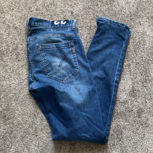 Dondup jeans  - Jeans från dondup modell George, säljer för 1249 nypris 3599. Jag är 184 och väger 70. Skriv vid minsta fundering! 