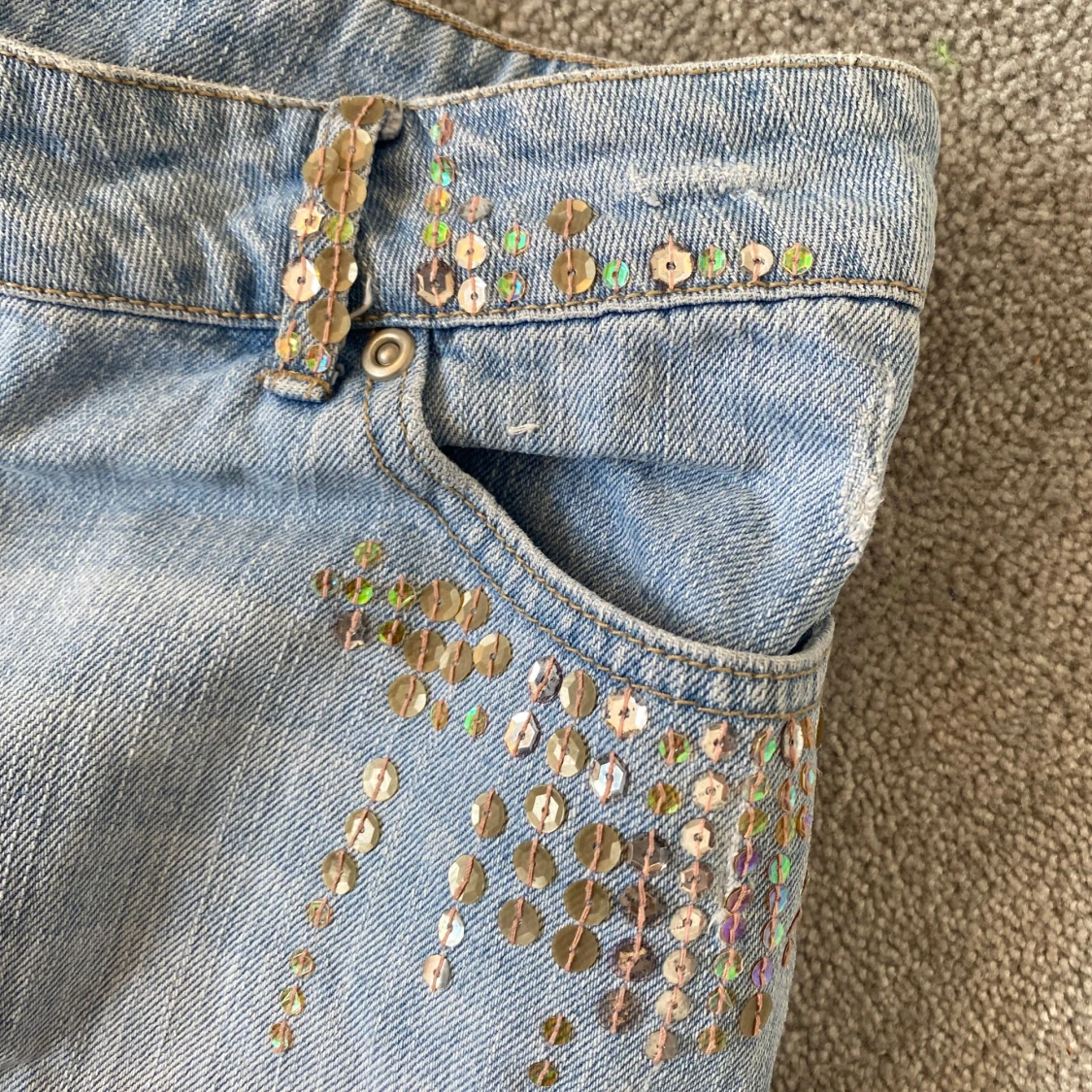 Ljusblå jeanskjol med paljetter - 2