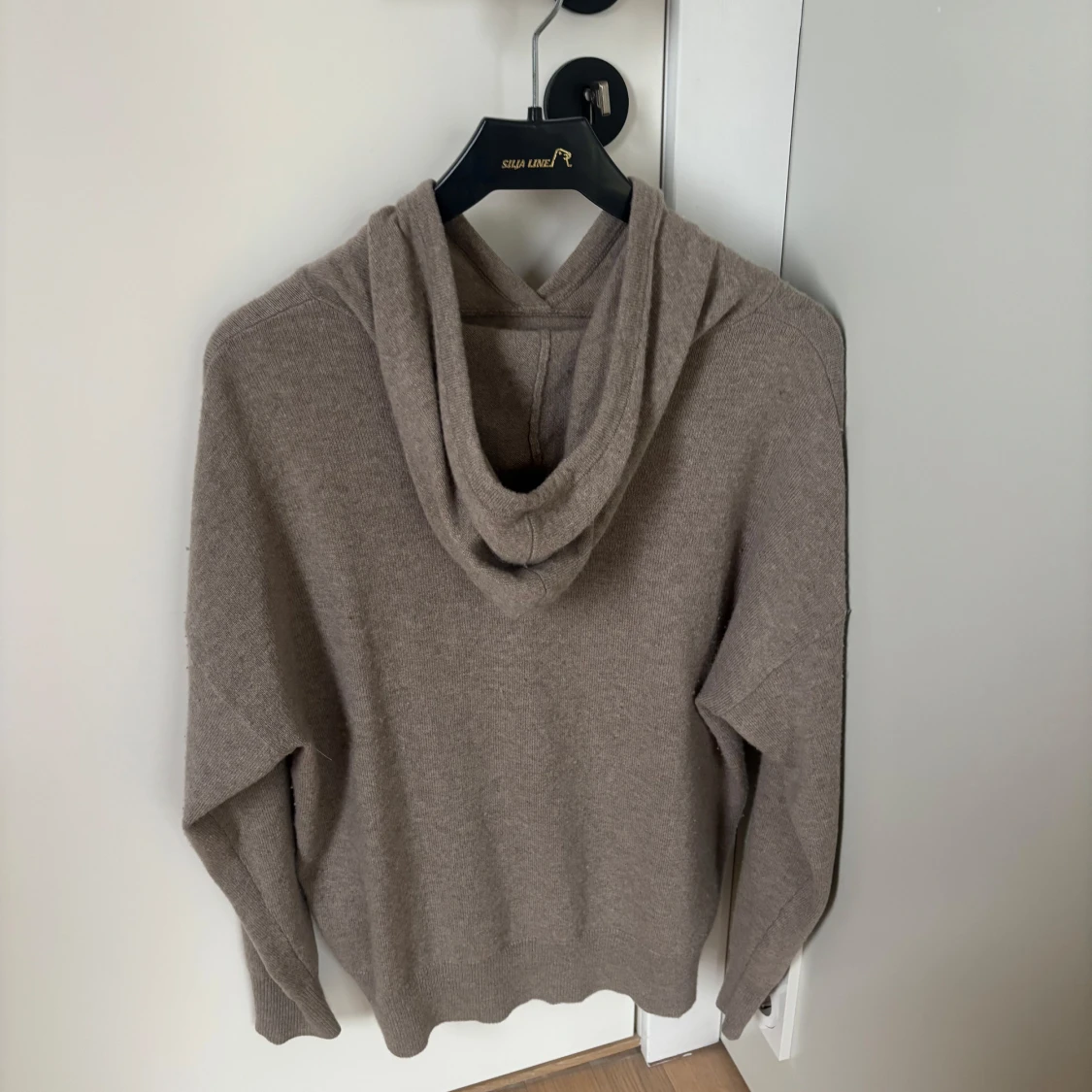 Beige hoodie i kashmir - 1