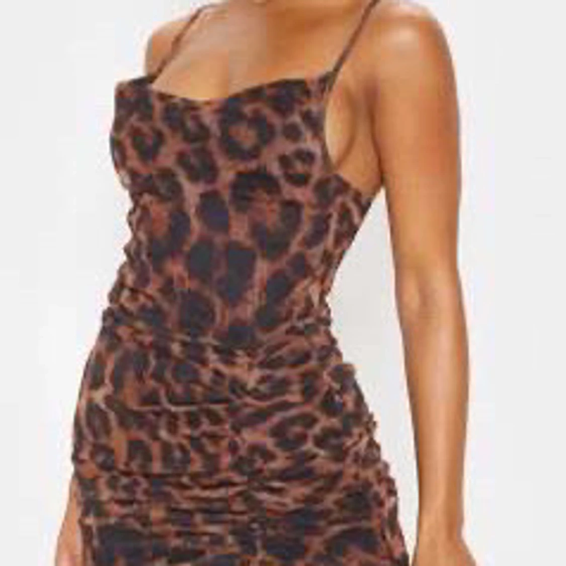 Leopardmönstrad kortklänning från PrettyLittleThing - 3