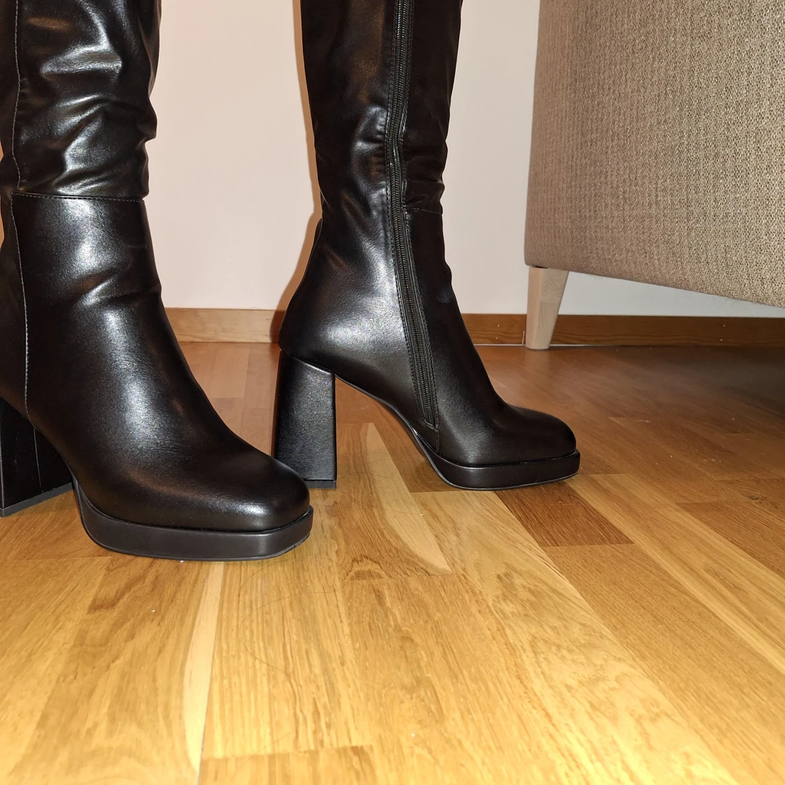 Svarta höga boots med klack - 3