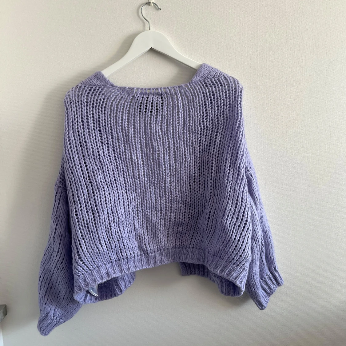 Ljuslila stickad kofta från Zoey - 1