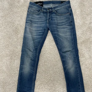 Dondup George 29 - As sköna dondups med perfekt tvätt, storlek 29 men passar 30 också, skriv vid byte elr funderingar , perfekt skick!!