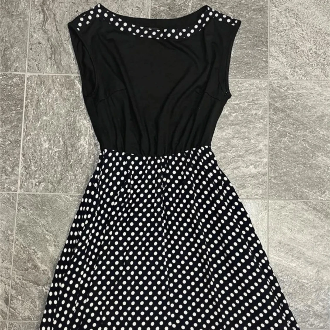 Snygg klänning från Pop England 