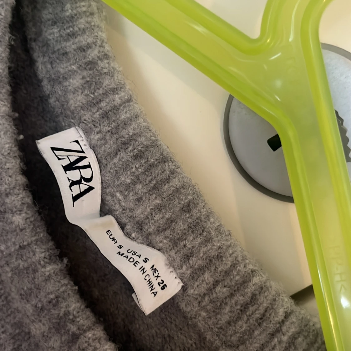 Grå stickad kortärmad tröja Zara - 1