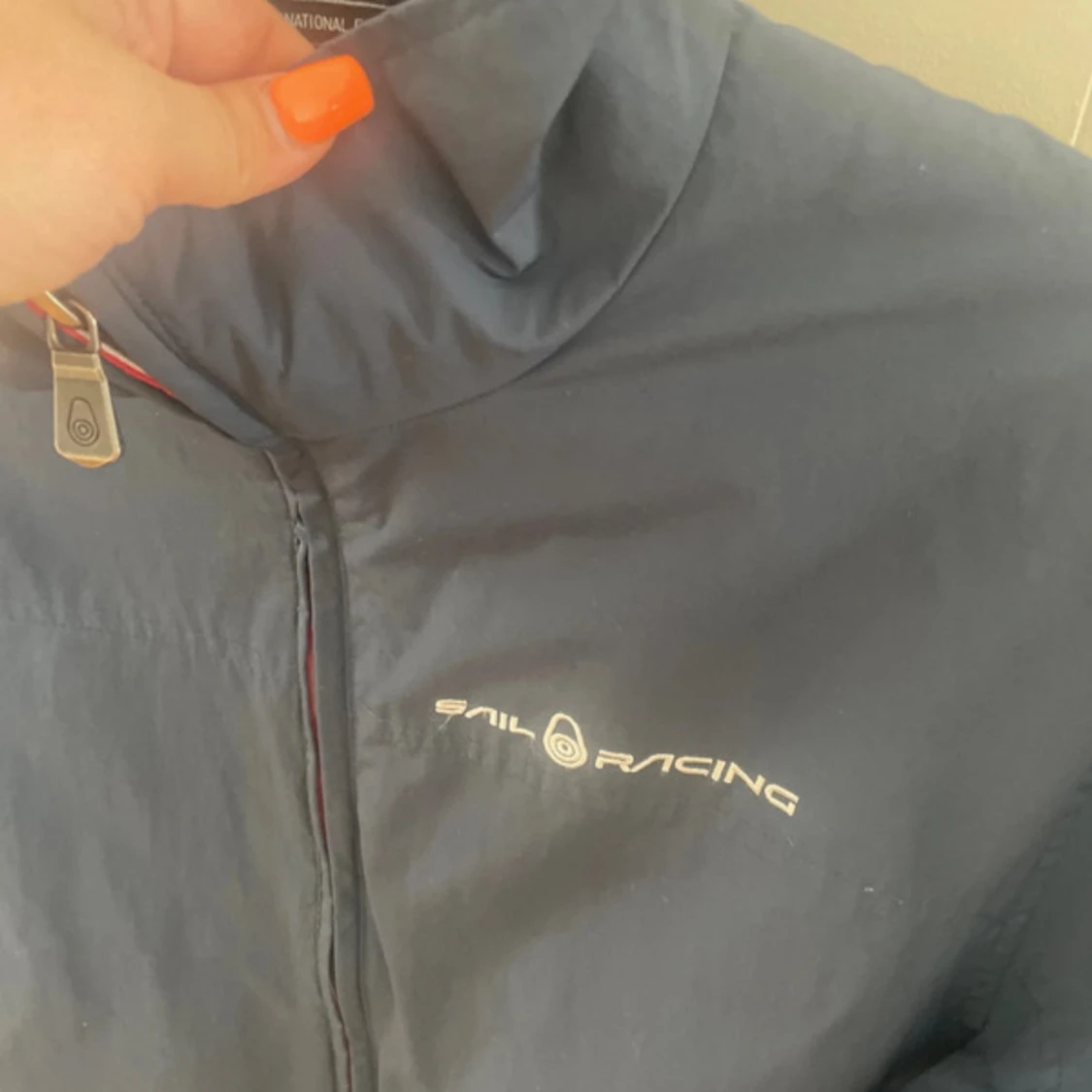 Marinblå vindjacka från Sail Racing - 2