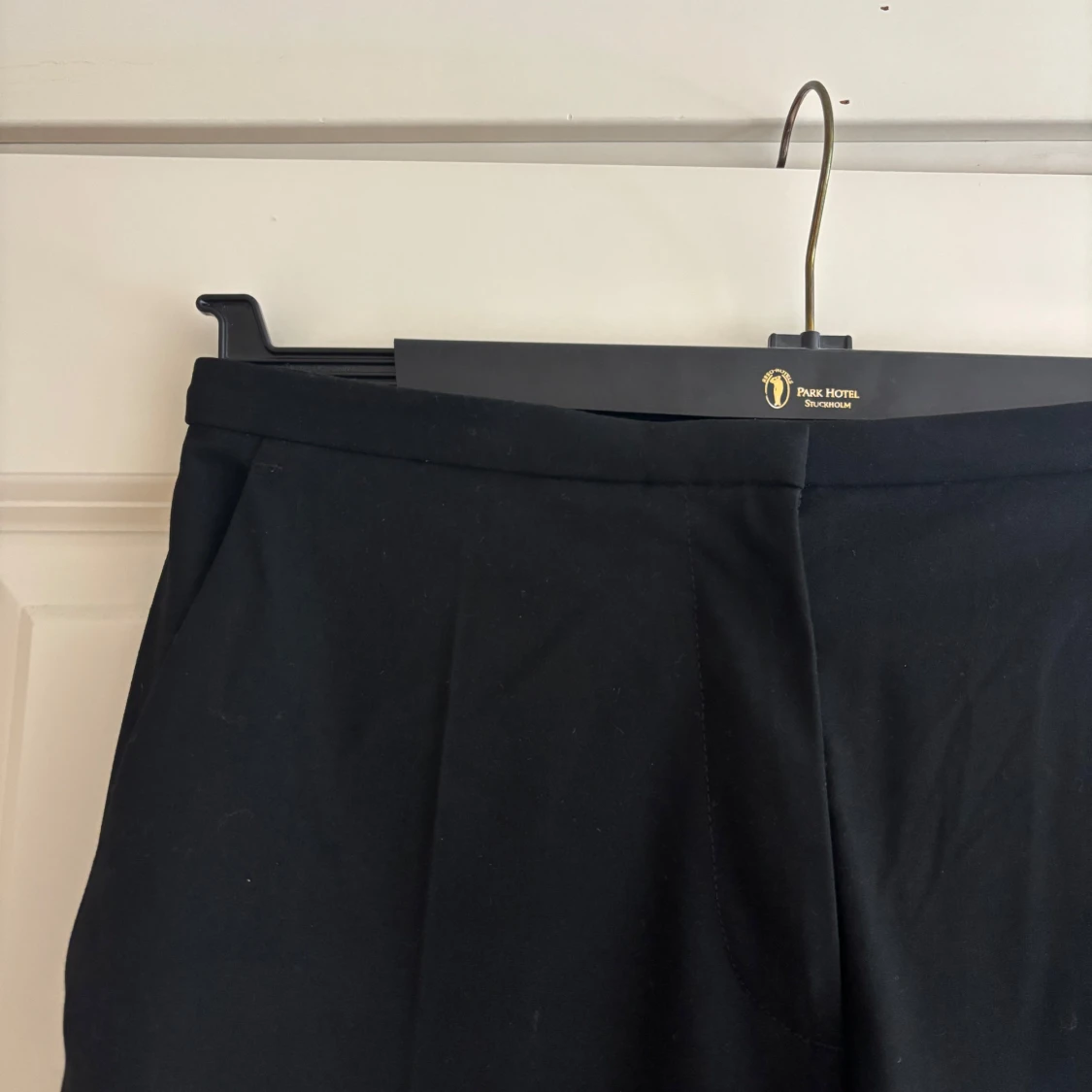 Svarta kostymbyxor med rak passform - 2
