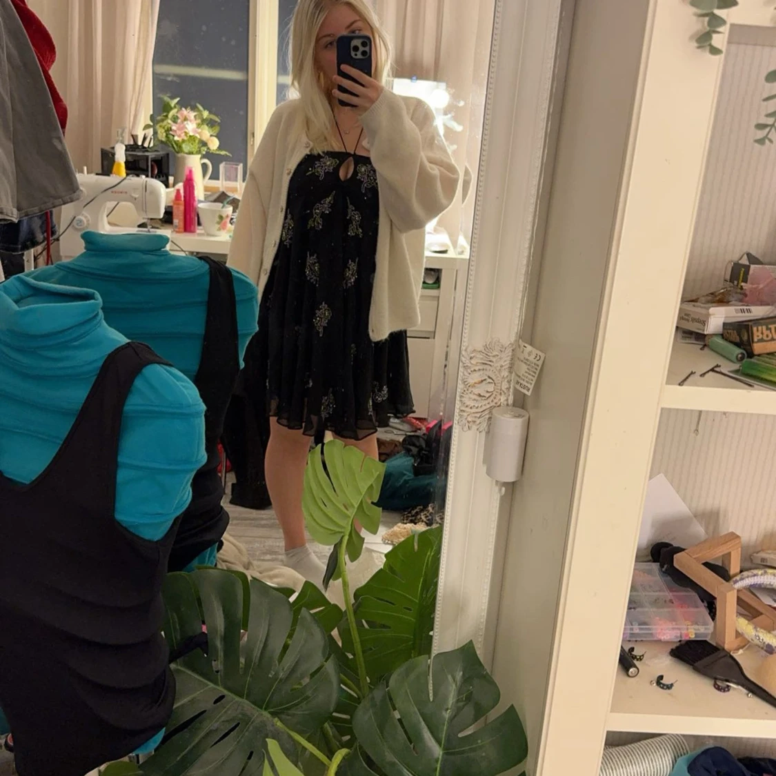 Svart blommig kortklänning ASOS - 1