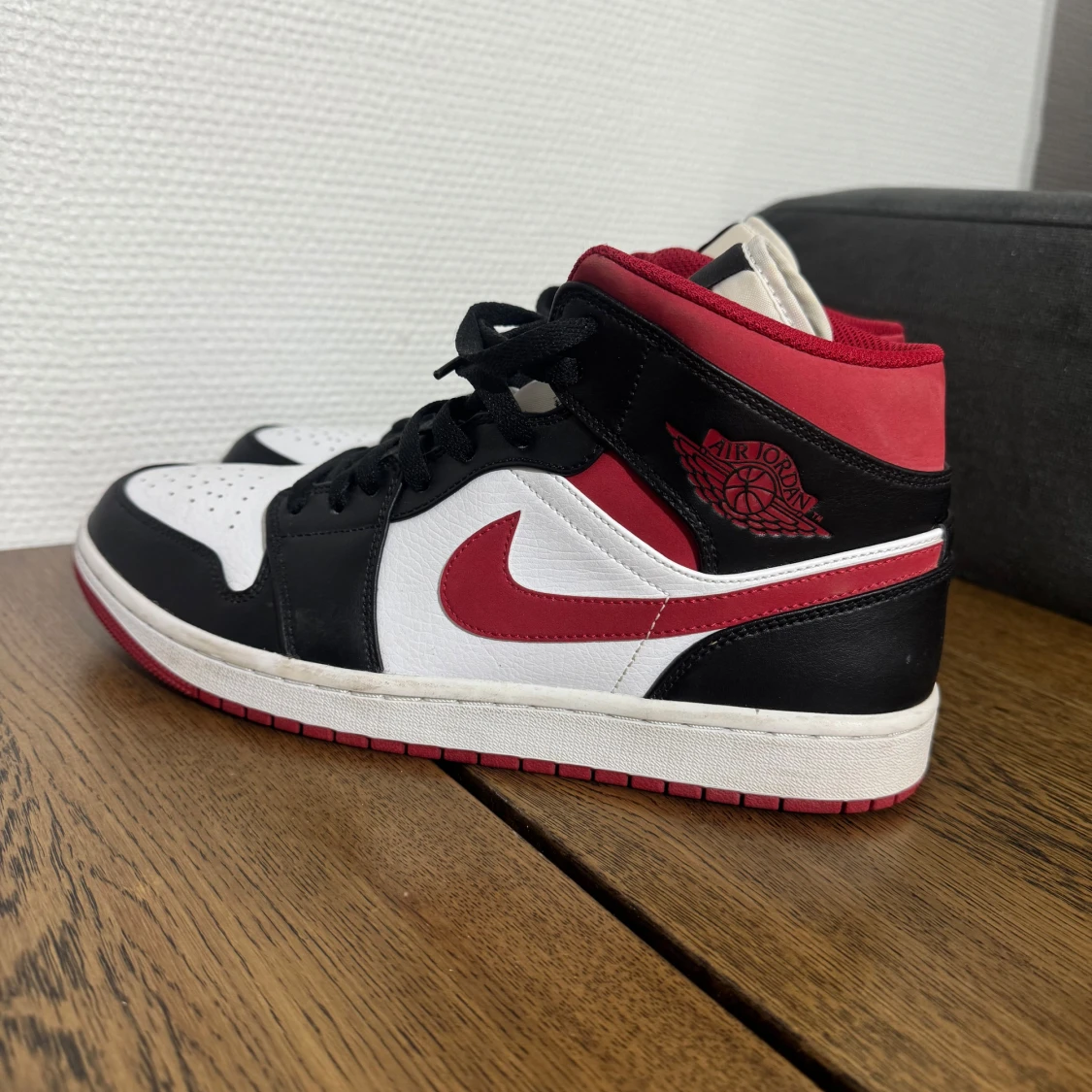 Jordan 1 Mid gym red - 1