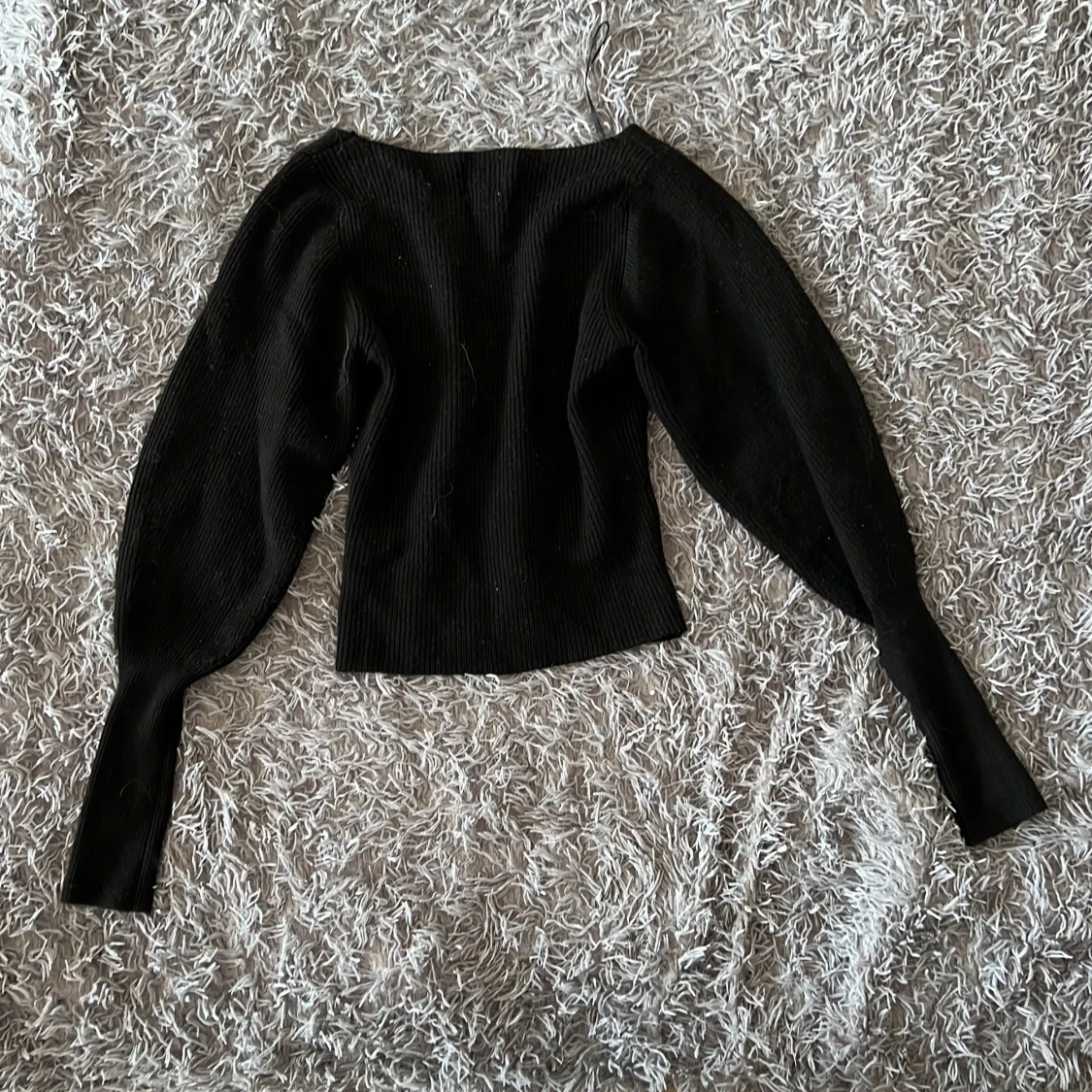 Svart ribbad stickad tröja H&M  - 1