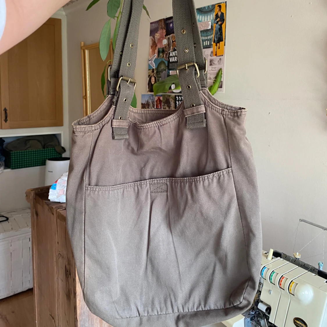 Grön axelväska med fickor - 2