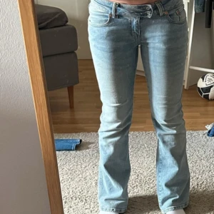 Lager 157 jeans - Inga defekter alls och dom är i short lenght!