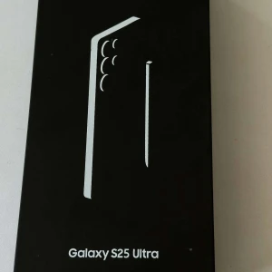 Samsung s25 ultra  - Printer kan diskuteras vid snabb affär ‼️‼️Bilderna visar en Samsung Galaxy S25 Ultra 5G smartphone med tillhörande förpackning och styluspenna. Helt ny och o använd. 