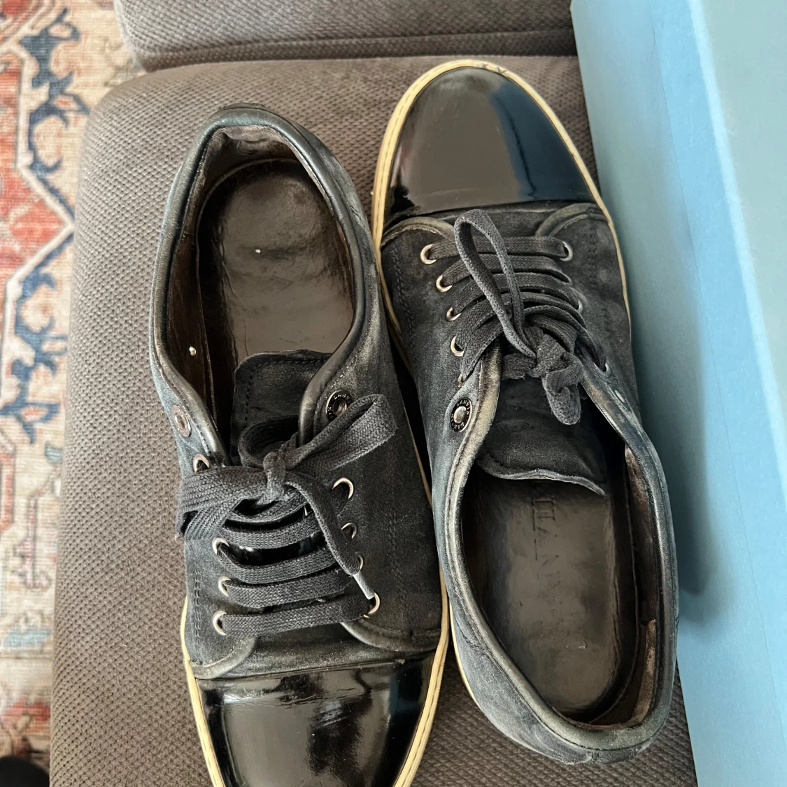 Svarta sneakers från Lanvin i mocka - 2
