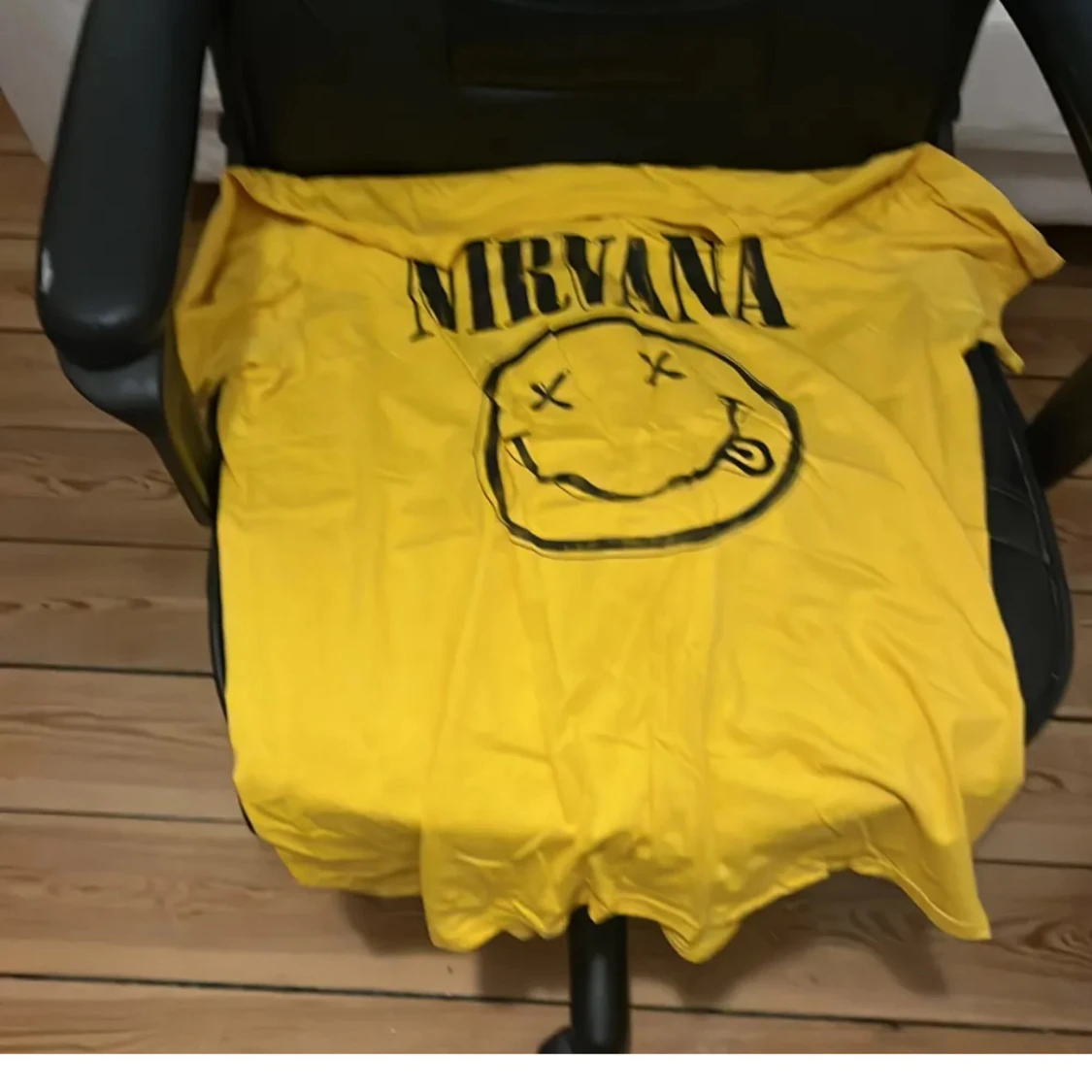 Nirvana t-shirts med smileytryck - 1