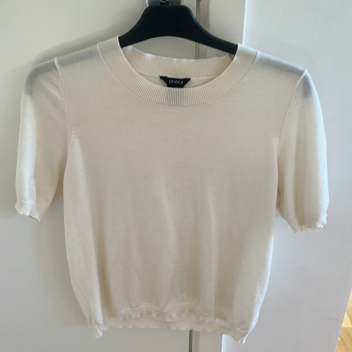 Vit stickad kortärmad tröja Lindex