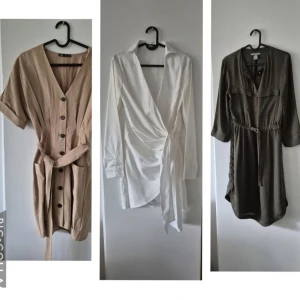 Tre snygga kortklänningar i olika färger - Säljer tre olika kortklänningar: en beige med knappar, bälte och v-ringning i linne/bomull, en vit omlottklänning med lång ärm och krage, samt en mörkgrön klänning med knyt i midjan och trekvartsärm. Perfekta för dig som gillar stilrena och trendiga looks.