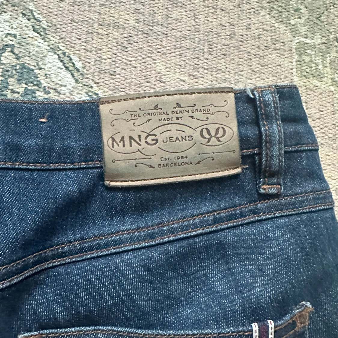 Lågmidjade bootcut jeans från MNG - 3
