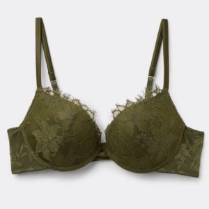 Intimissimi BH Simona  - Modellen Simona med Superpush-up i färgen Bamboo Green. Aldrig använd och har alla lapparna kvar! 