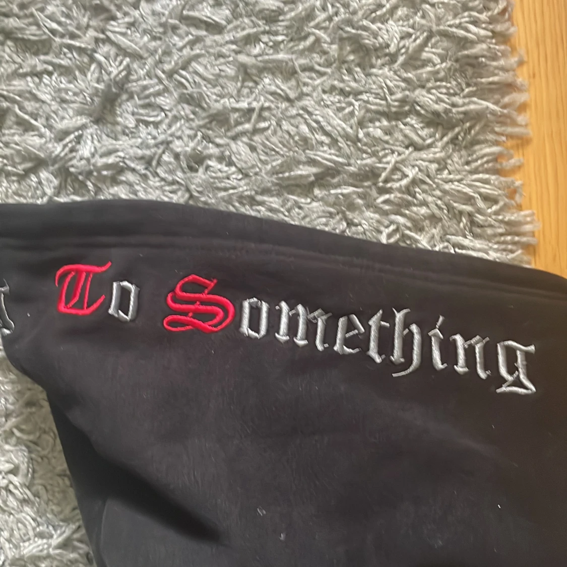 Svart Hoodrich hoodie med brodyr - 3