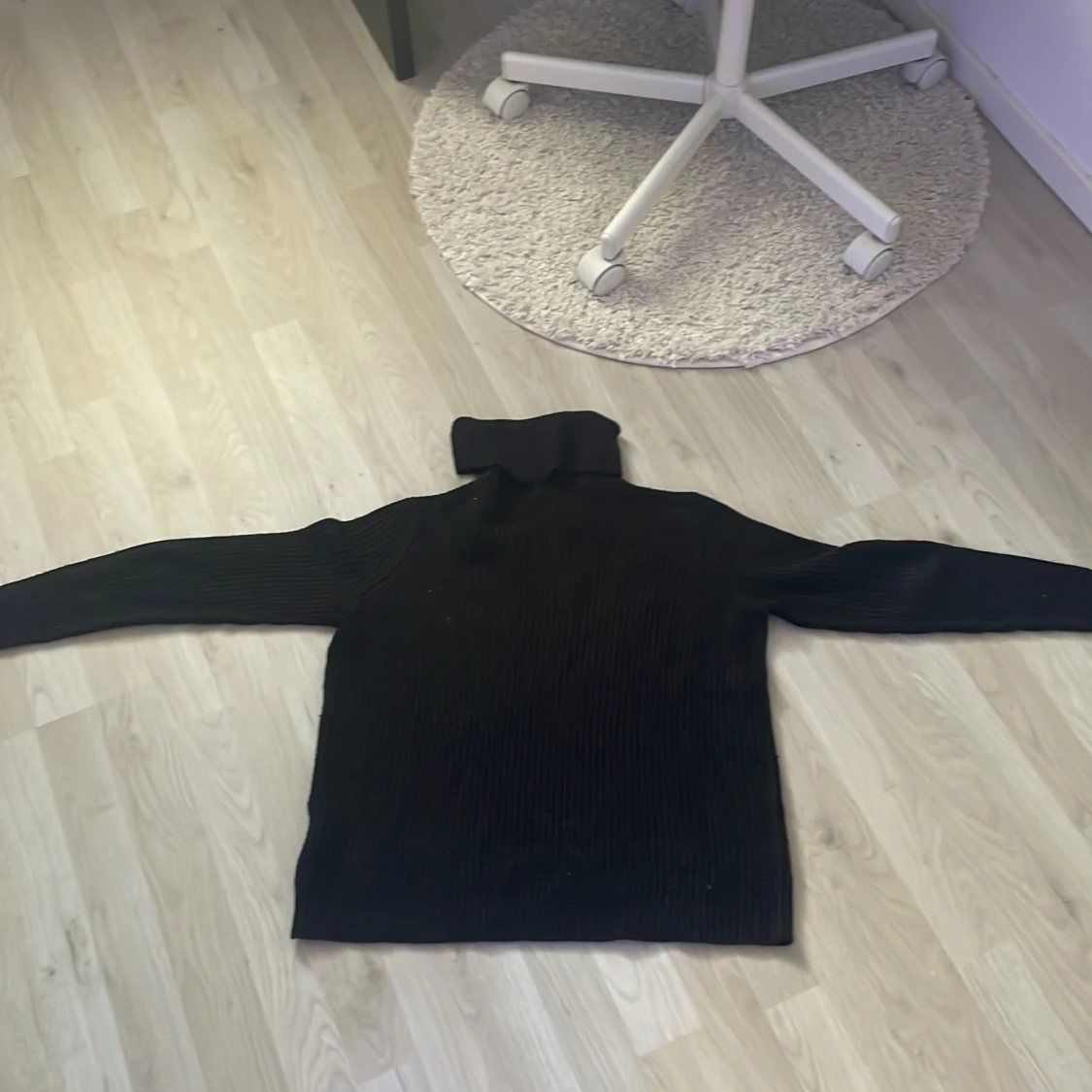 Svart polotröja från Jacqueline de Yong - 1