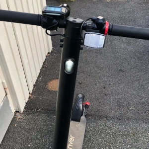 El sparkcykel DENVER  - Jag har en elsparkcykel till salu som jag inte använder. Jag har  inte använt den så mycket. Batteriet håller cirka en halvtimme eller mer 
